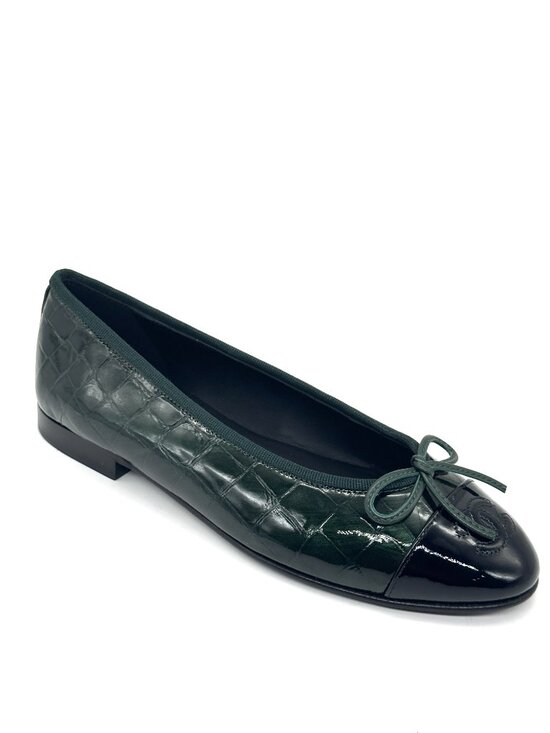 CHANEL Shoes - CHANEL 26A Crocodile Embossed Patent Leather Cap Toe Bow Ballerina Ballet Flats